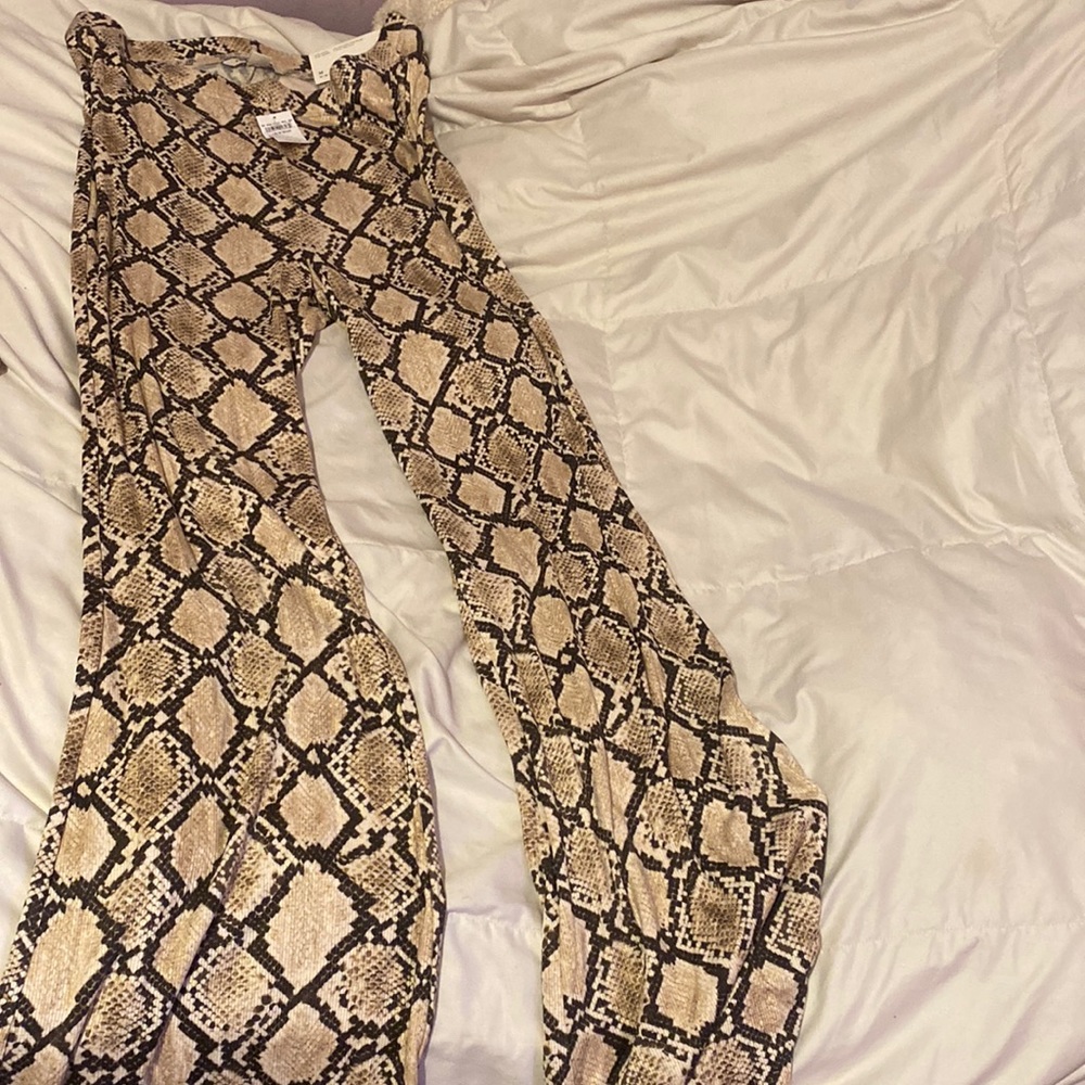 American eagle super hi rise flare legging
